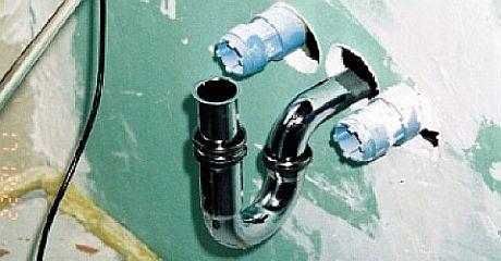 Przepusty instalacyjne do szachtów technicznych również wymagają dobrego uszczelnienia